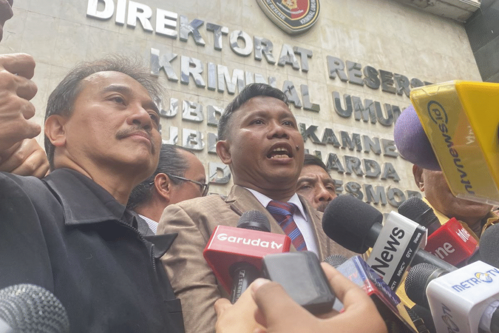 Roy Suryo Diperiksa Polisi Kasus Ijazah Jokowi: Fakta Lengkap & Kronologi Hari Ini