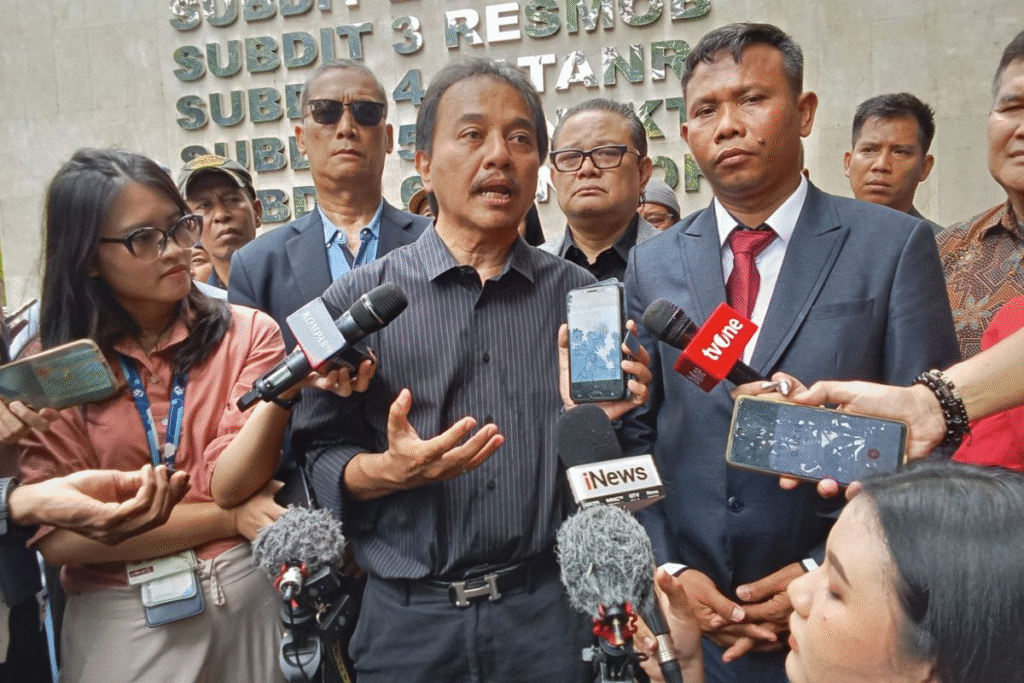 Roy Suryo Diperiksa Polisi Kasus Ijazah Jokowi: Fakta Lengkap & Kronologi Hari Ini